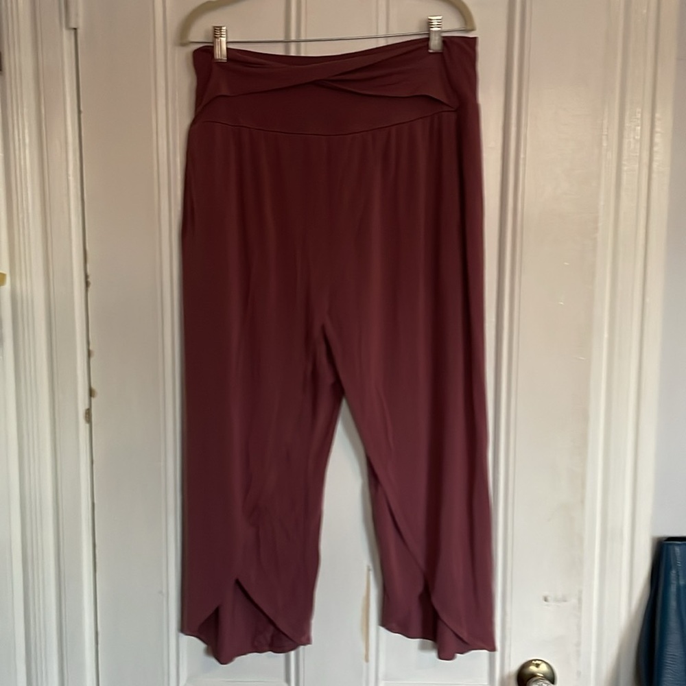 Athleta merlot wrap waist split leg pants, size Large